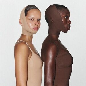 Skims Seamless Sculpt Face Wrap